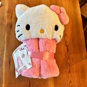 Hello Kitty NWT hooded blanket 30 x 50